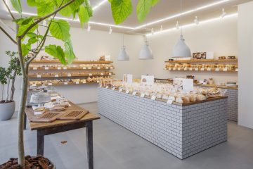 thiết kế cửa hàng bánh ngập tràn ánh nắng